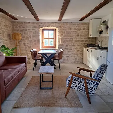 Apartments Malic Apartment *