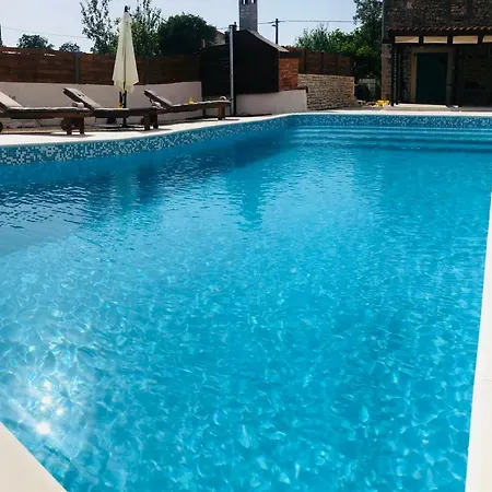 Apartments Malic Pridraga