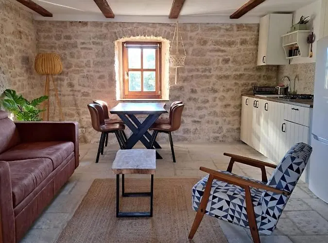 Apartments Malic Apartment *