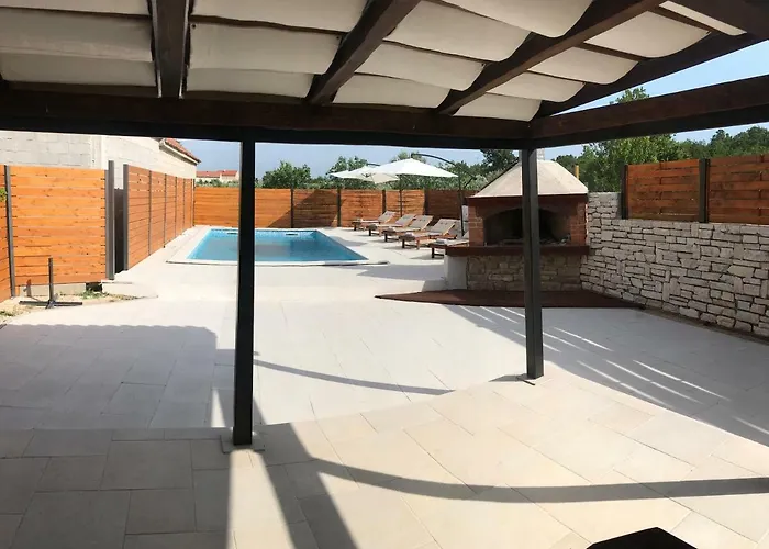 Apartments Malic Pridraga