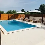 Apartments Malic Pridraga