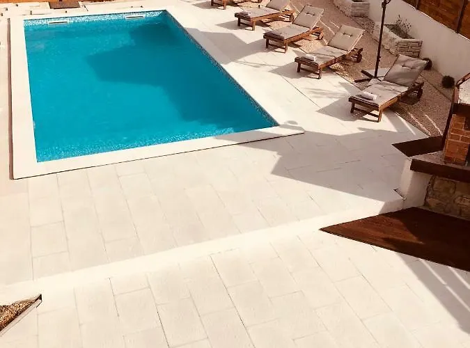 Апартаменты Apartments Malic Pridraga