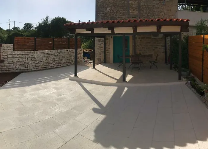 Apartments Malic Pridraga