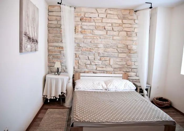 Apartments Malic Pridraga